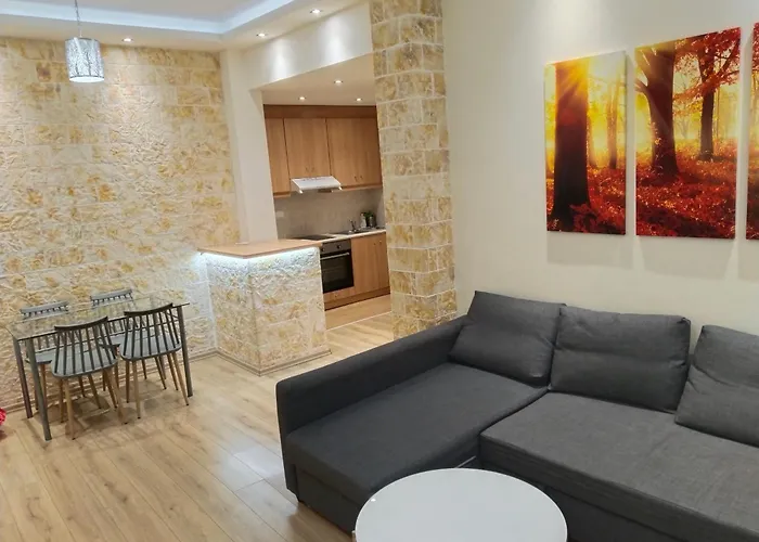Luxury Stay Near The Acropolis 10-Min Walk To History!